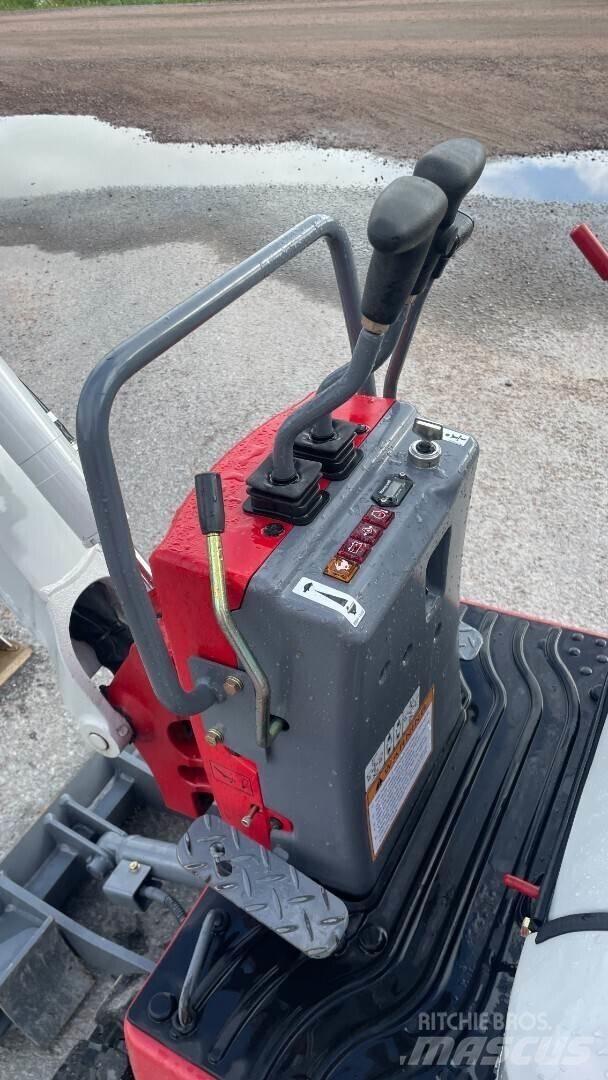 Takeuchi TB210R 小型挖土機/掘鑿機<7t(小型挖掘機)