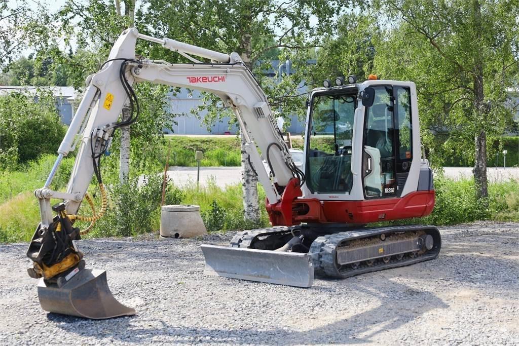 Takeuchi TB250 小型挖土機/掘鑿機<7t(小型挖掘機)