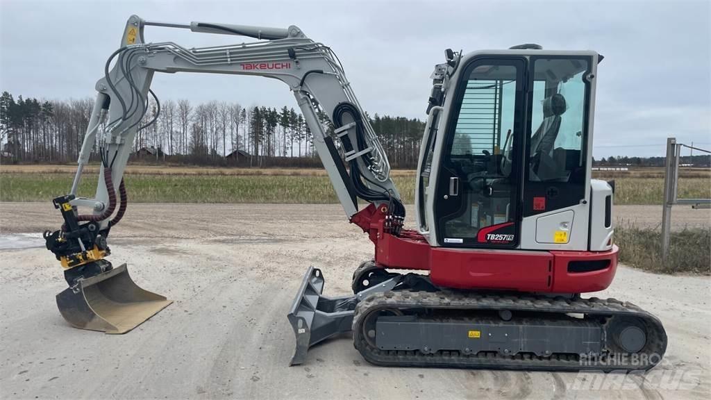 Takeuchi TB257FR 小型挖土機/掘鑿機<7t(小型挖掘機)