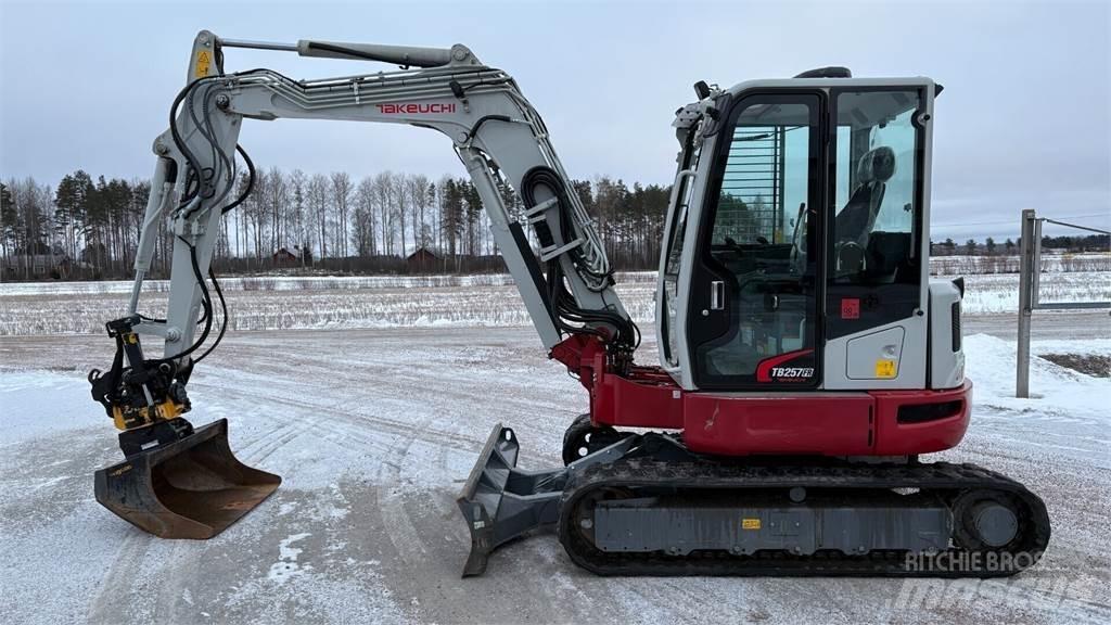 Takeuchi TB257FR 小型挖土機/掘鑿機<7t(小型挖掘機)