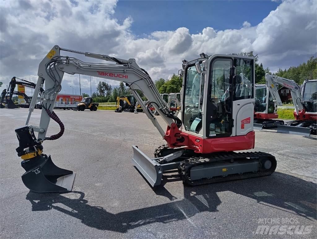 Takeuchi TB335R 小型挖土機/掘鑿機<7t(小型挖掘機)