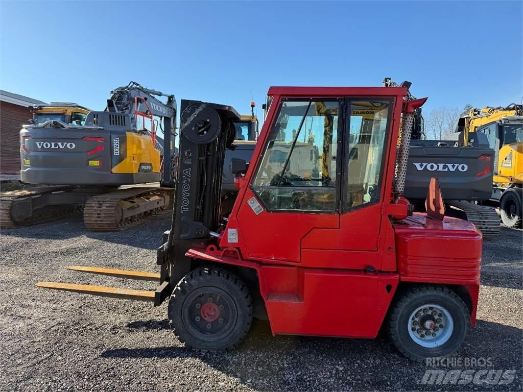 Toyota 02-5 FD35 柴油卡車