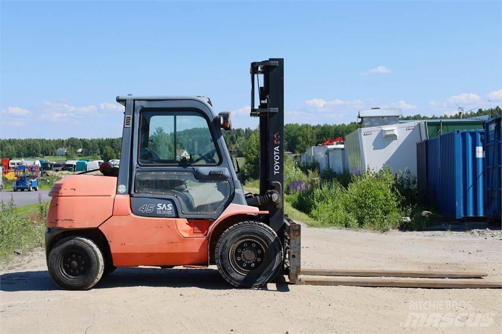 Toyota 7FD40 柴油卡車