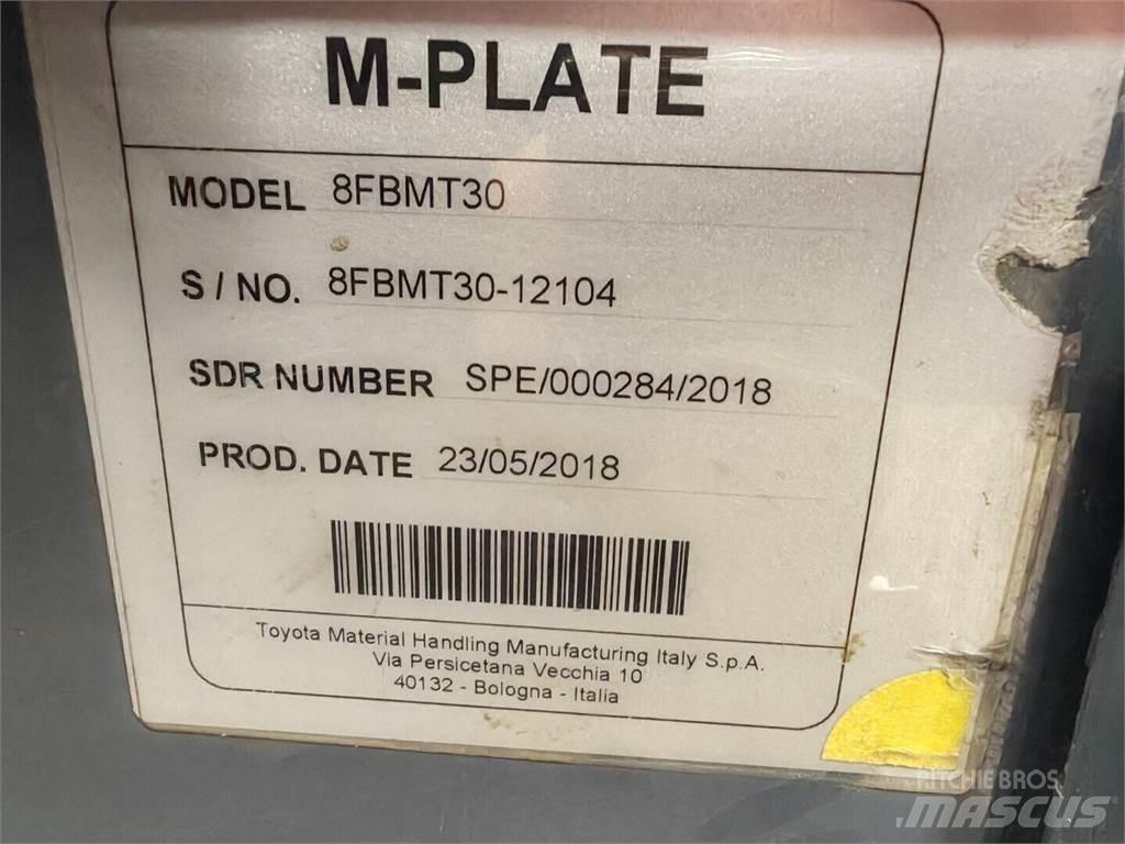 Toyota 8FBMT30 電動堆高機