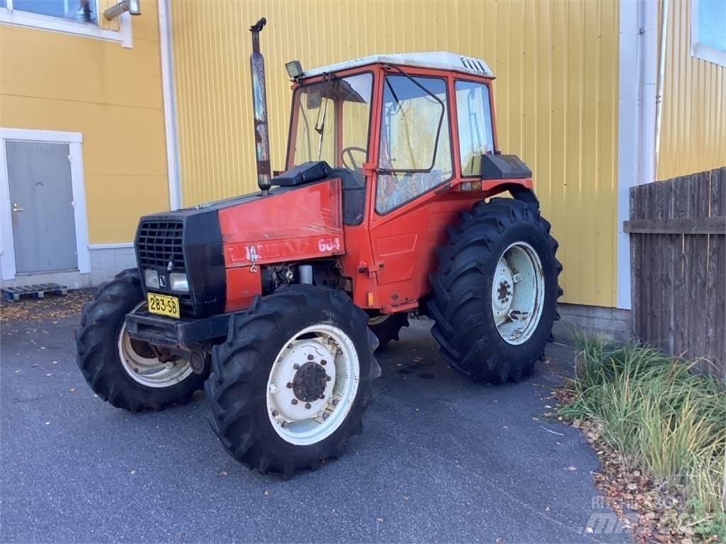 Valmet 4x4 曳引機