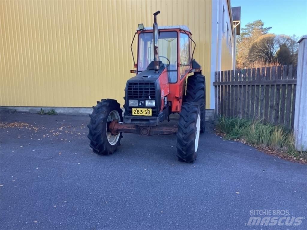 Valmet 4x4 曳引機