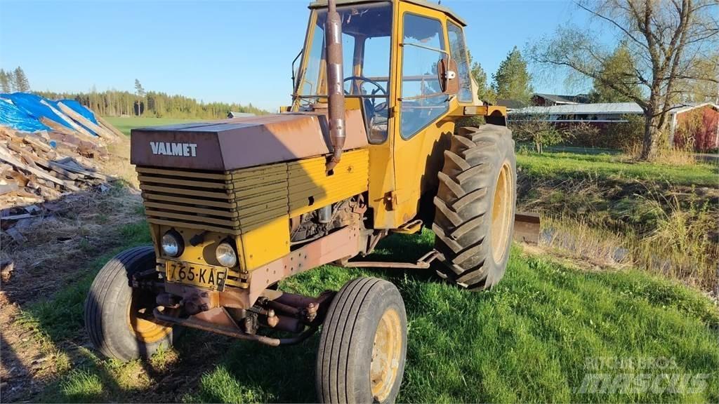 Valmet 702 曳引機