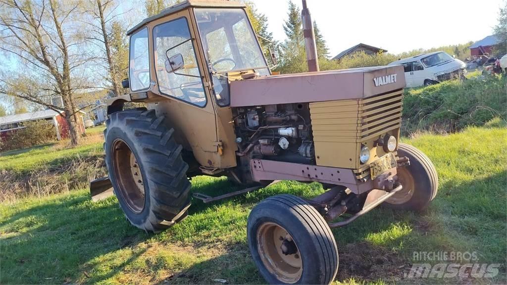 Valmet 702 曳引機
