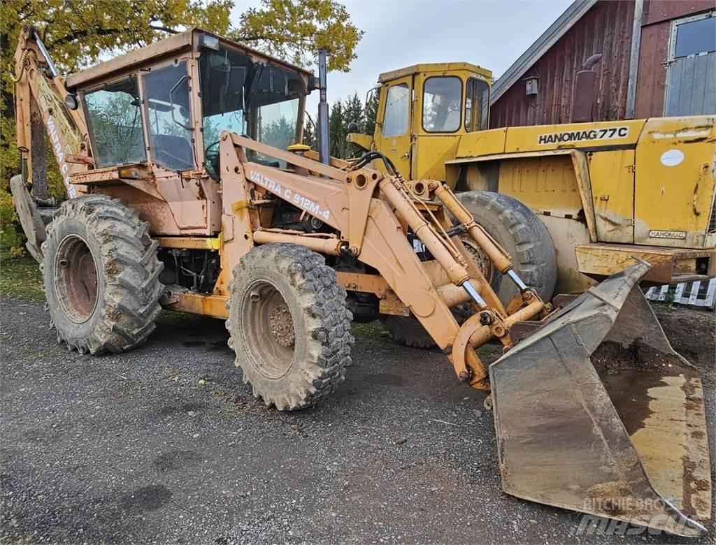 Valtra C 912M-4 反鏟裝載機