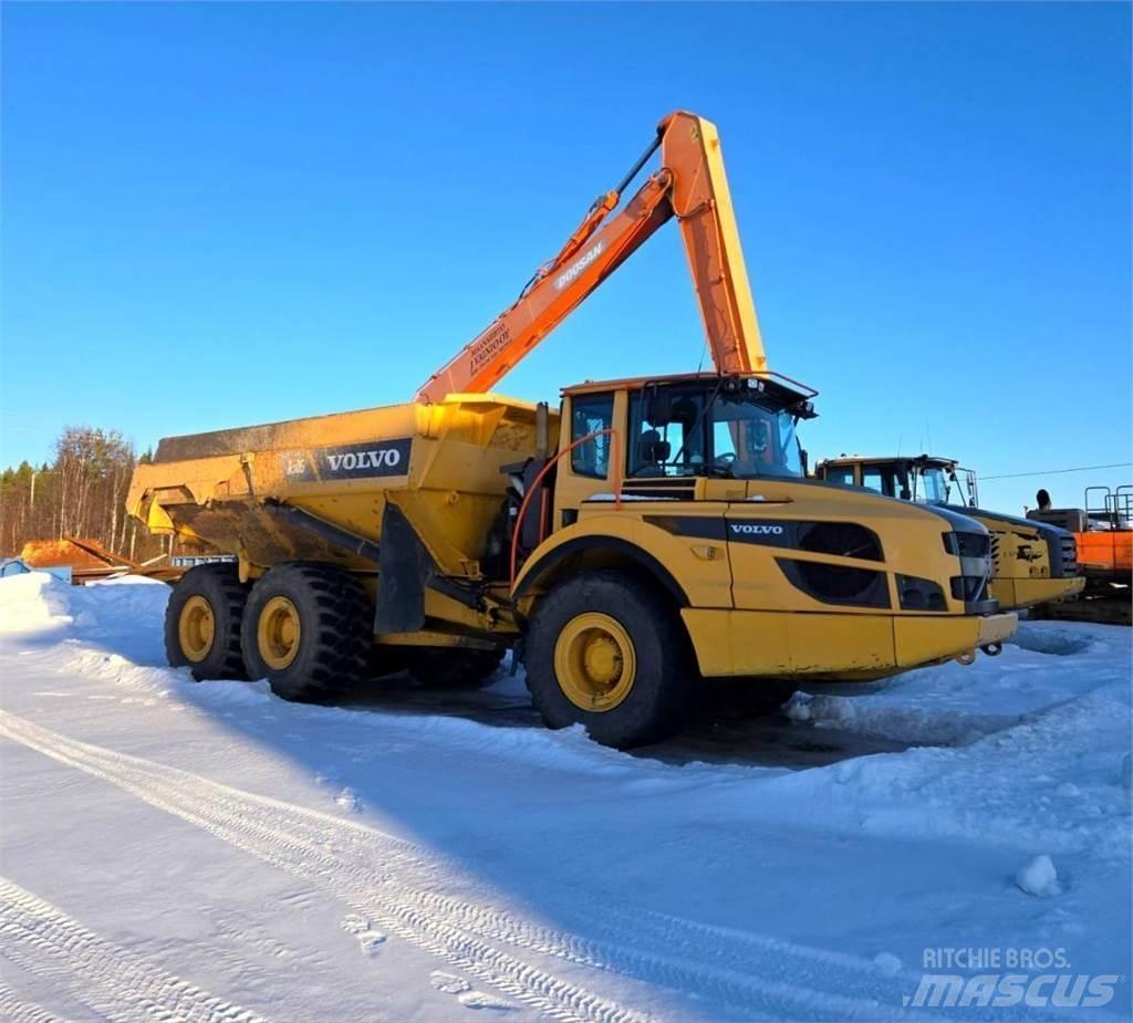 Volvo A30G 鉸接式起吊車
