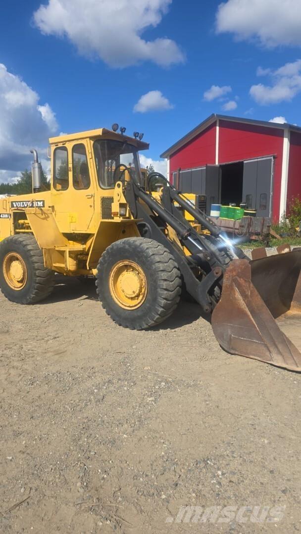 Volvo BM 4300 輪胎式裝載機