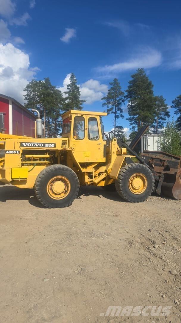 Volvo BM 4300 輪胎式裝載機