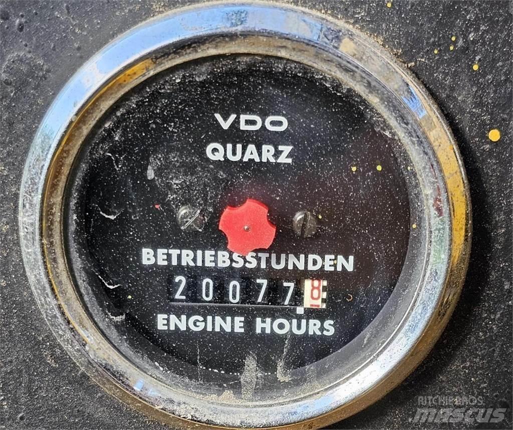 Volvo EW 200 旋轉式挖土機/掘鑿機/挖掘機