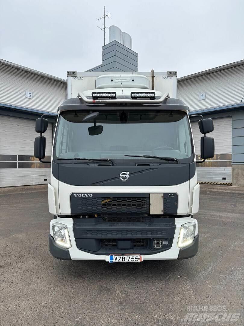 Volvo FE320 4x2 貨箱式卡車