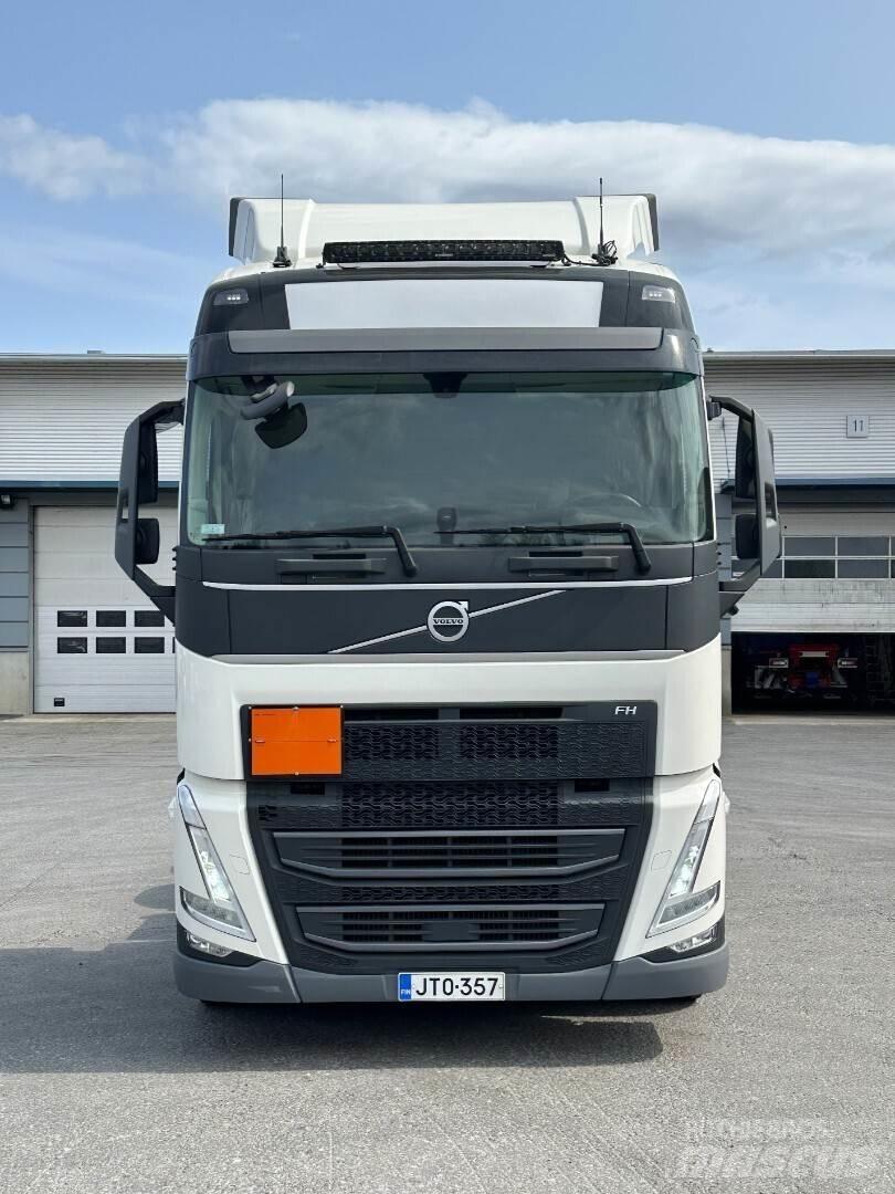 Volvo FH500TC 6x4 曳引機組件