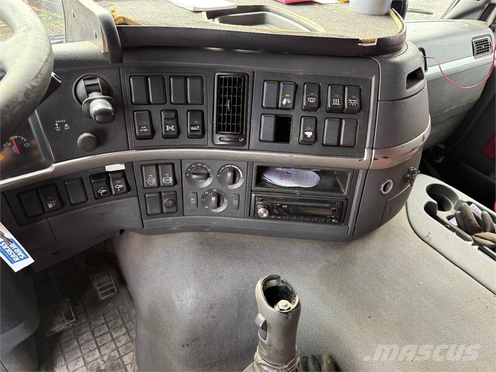 Volvo FM 12 8x4 吊鉤式起重車