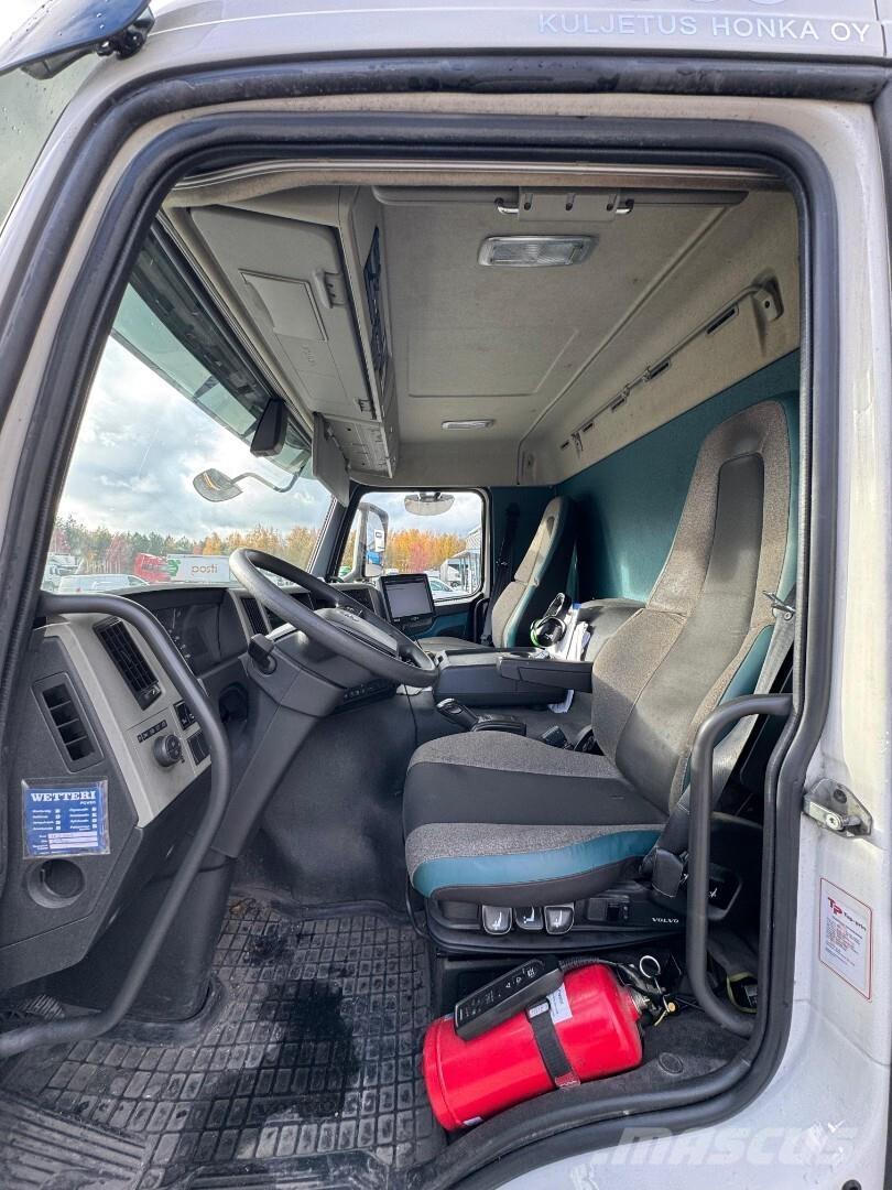 Volvo FM330 6x2 溫控卡車