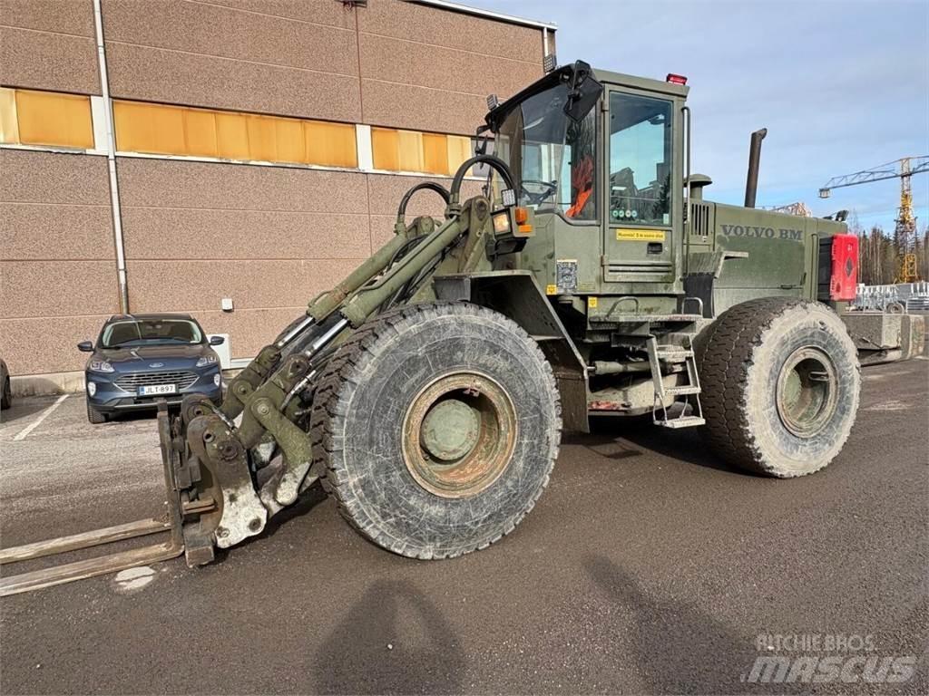 Volvo L 120 B 輪胎式裝載機