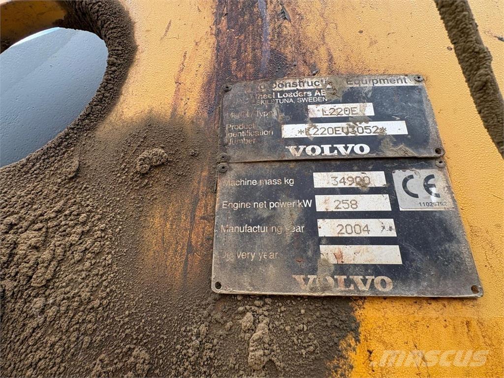 Volvo L 220 E 輪胎式裝載機