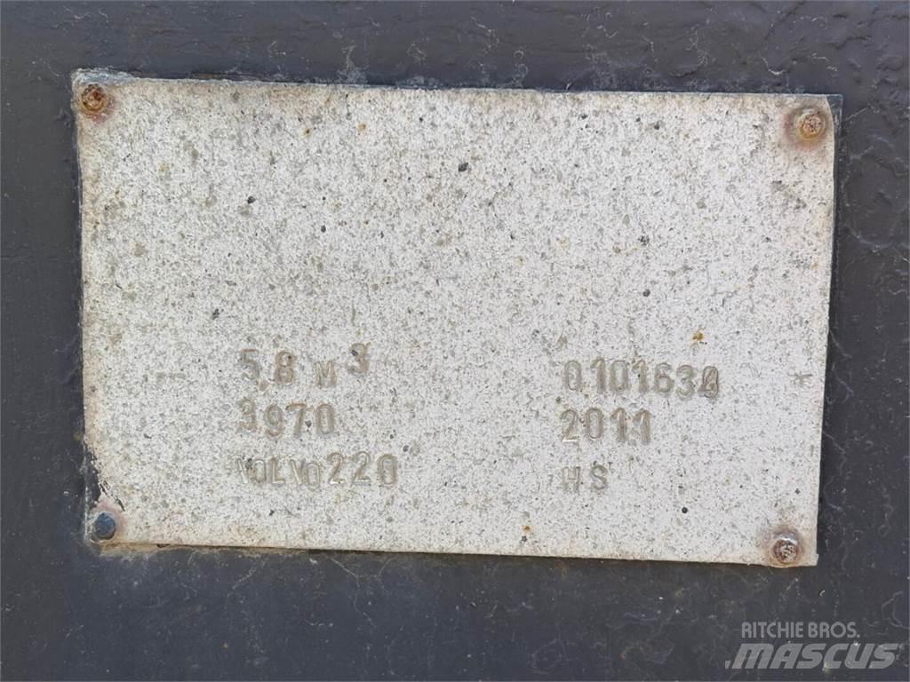 Volvo L 220 F 輪胎式裝載機
