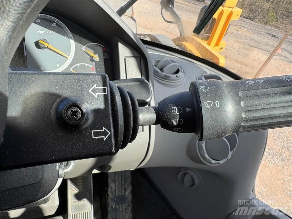 Volvo L 220 H 輪胎式裝載機