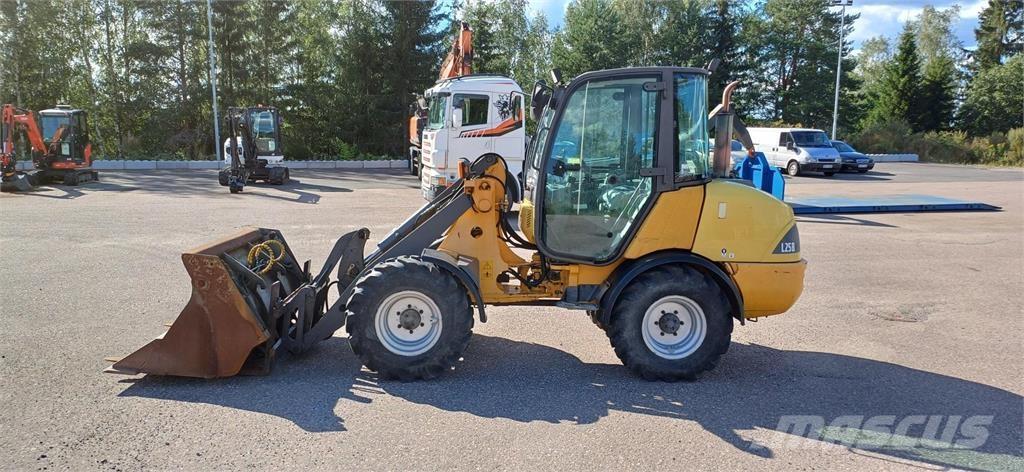 Volvo L25B-P 輪胎式裝載機