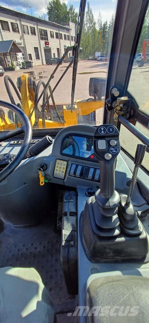 Volvo L25B-P 輪胎式裝載機