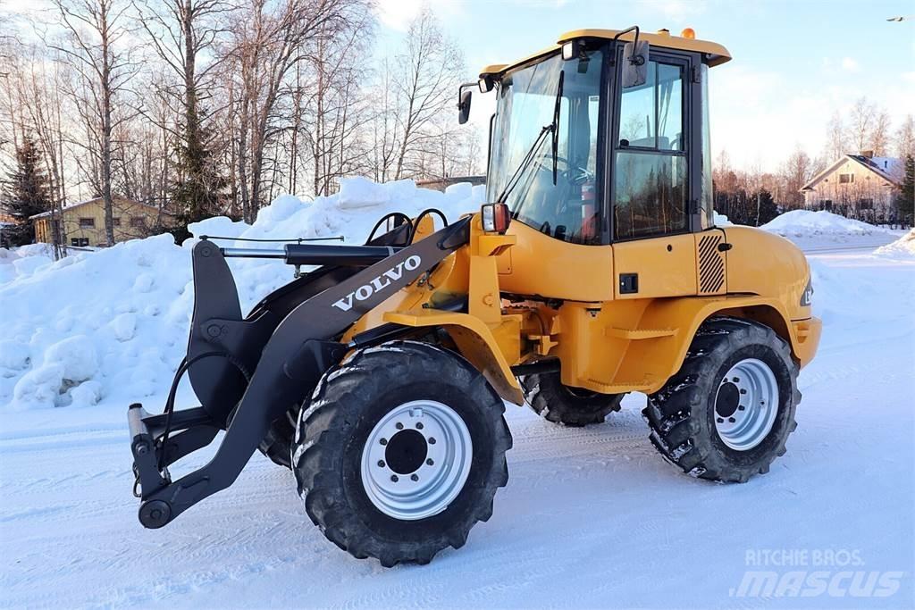 Volvo L30B Pro 輪胎式裝載機