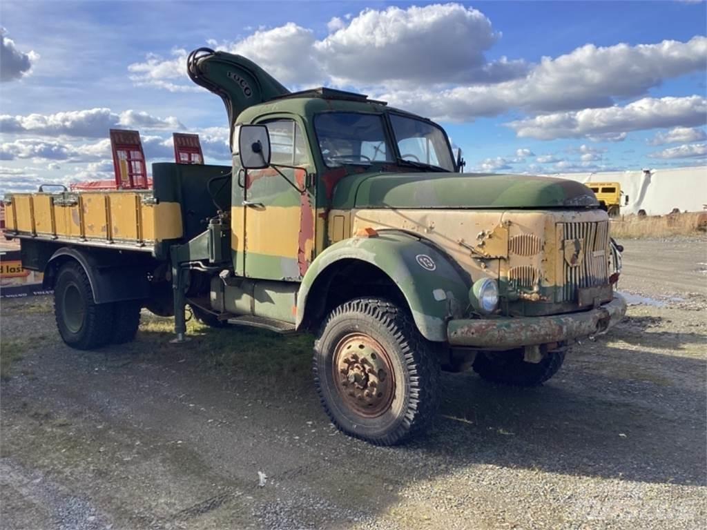 Volvo N 86 平板式/側卸式卡車