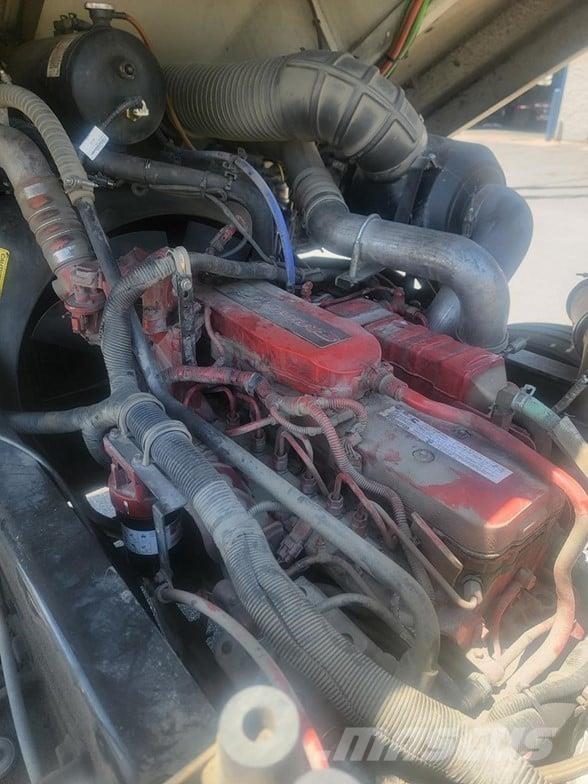 Autocar XSPOTTER 終端式曳引機