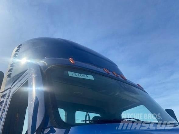 Freightliner CASCADIA 116 曳引機組件