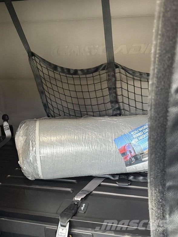 Freightliner CASCADIA 116 曳引機組件