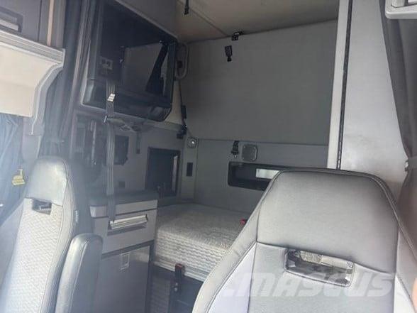 Mack ANTHEM 64T 曳引機組件