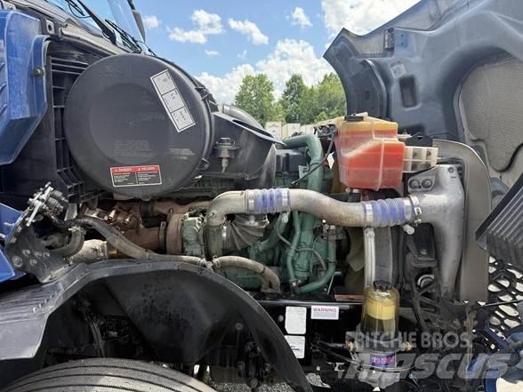 Volvo VNL64T860 曳引機組件
