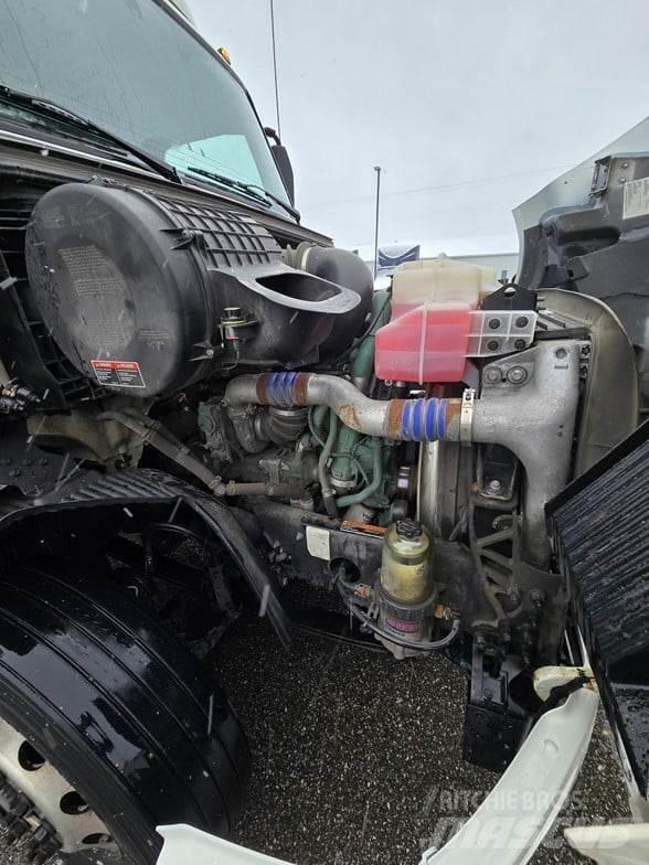 Volvo VNR64T300 曳引機組件