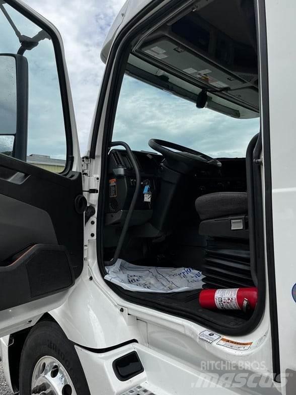 Volvo VNR64T640 曳引機組件