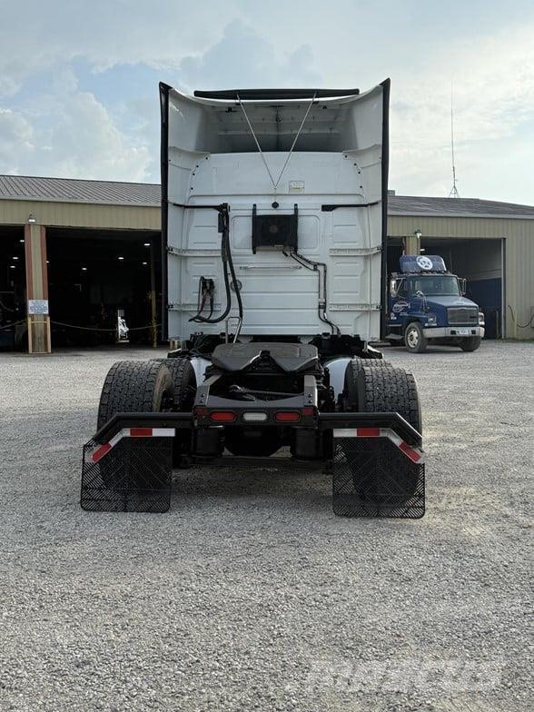 Volvo VNR64T640 曳引機組件