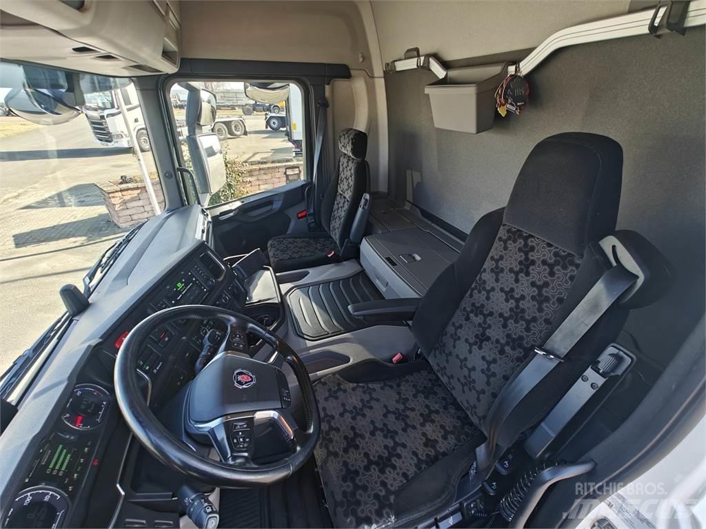 Scania P280 貨箱式卡車
