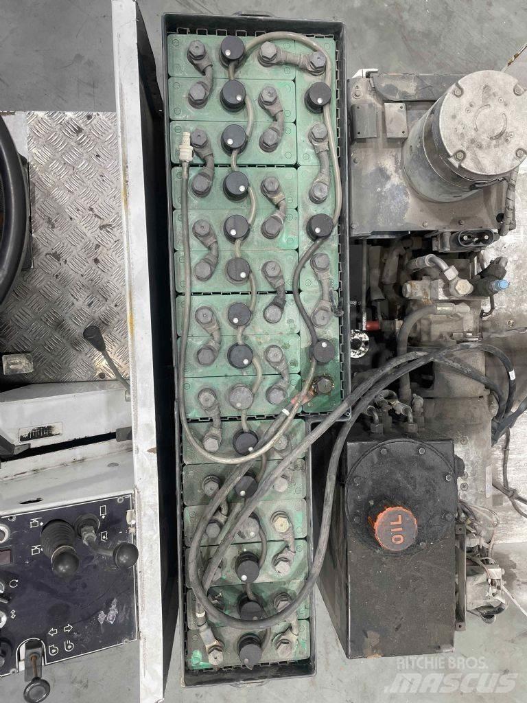 Dulevo 86 EL 掃倉機