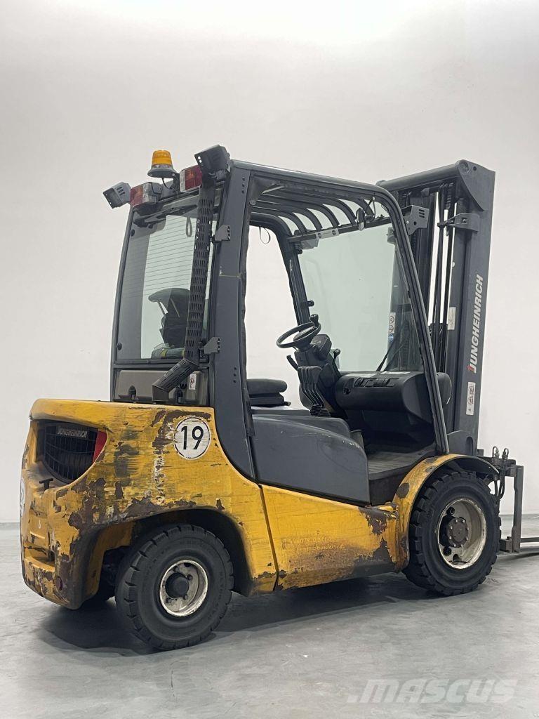 Jungheinrich DFG 430 柴油卡車
