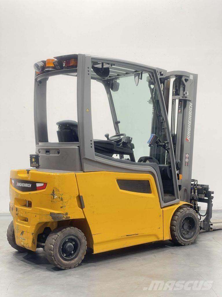 Jungheinrich EFG 320 電動堆高機