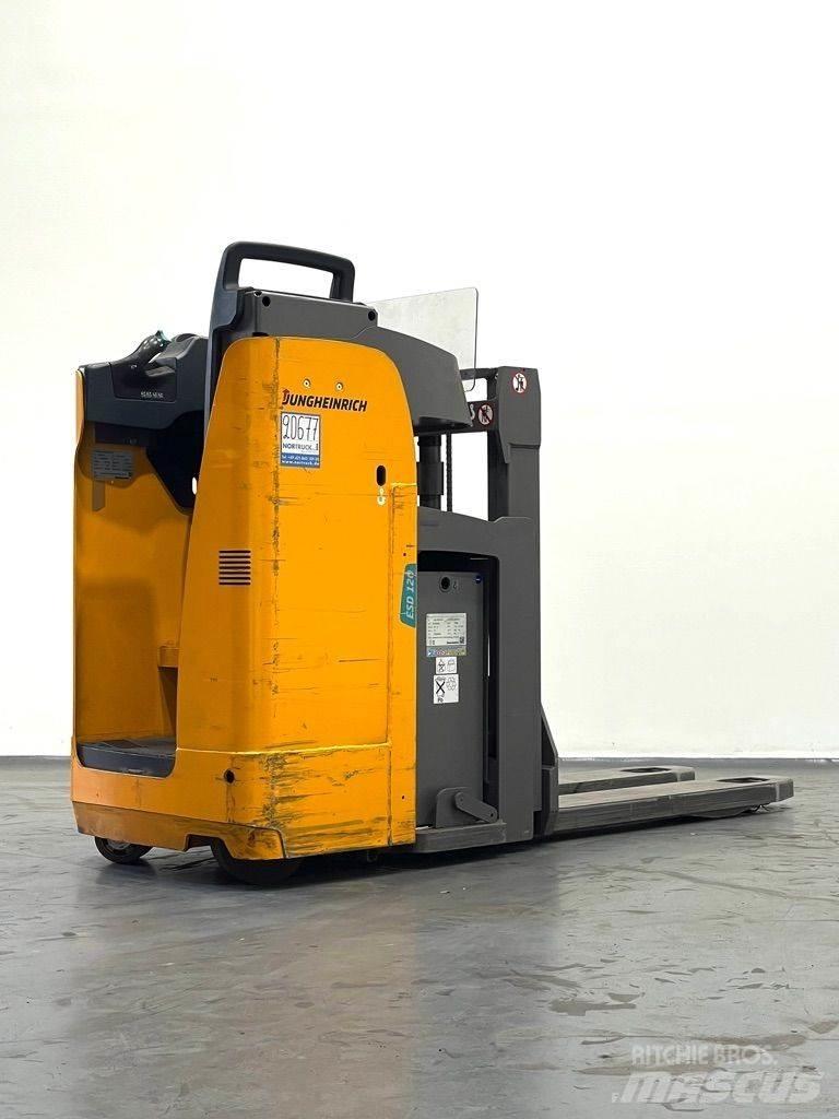 Jungheinrich ESD 120 行走控制式堆積機