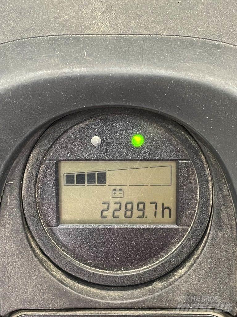 Linde D06-1160 行走控制式堆積機