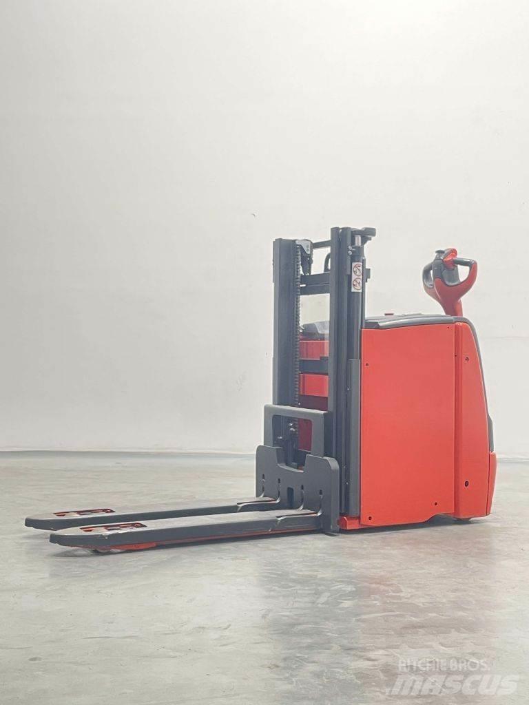 Linde D10 ACC-1163 行走控制式堆積機