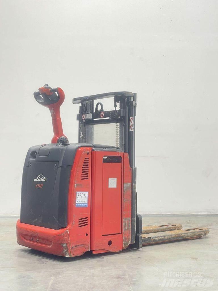 Linde D12-133 行走控制式堆積機