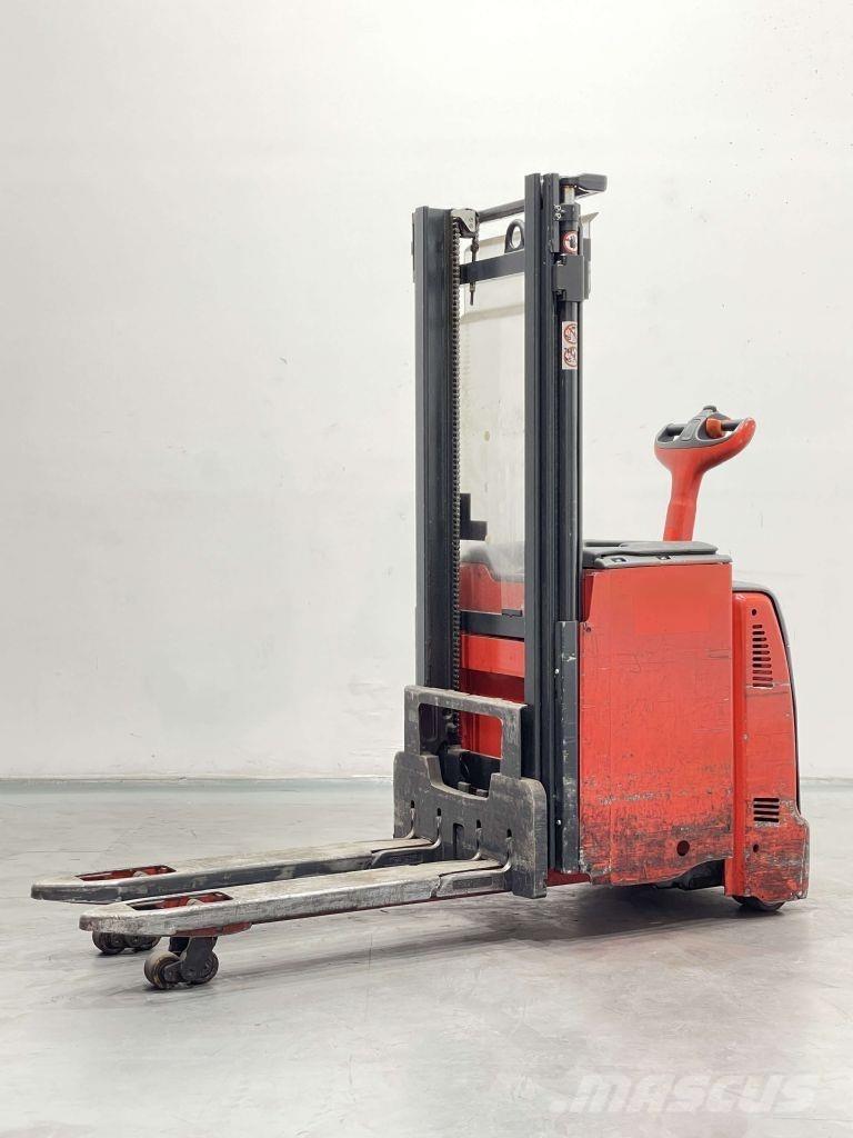 Linde D12-133 行走控制式堆積機