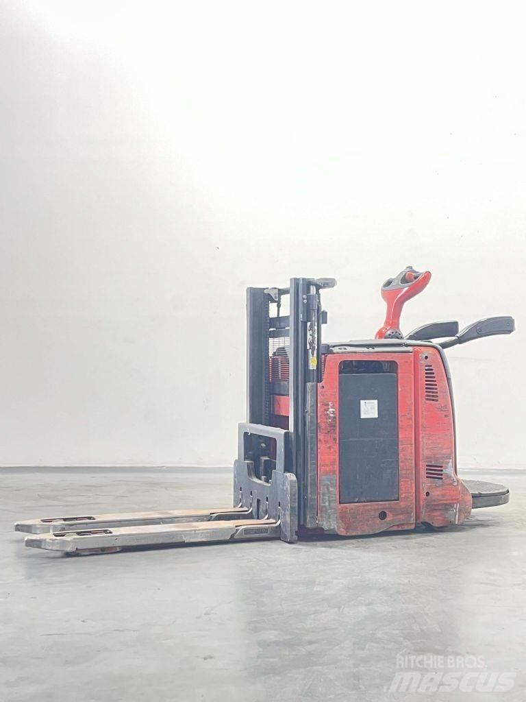 Linde D12AP-133 行走控制式堆積機