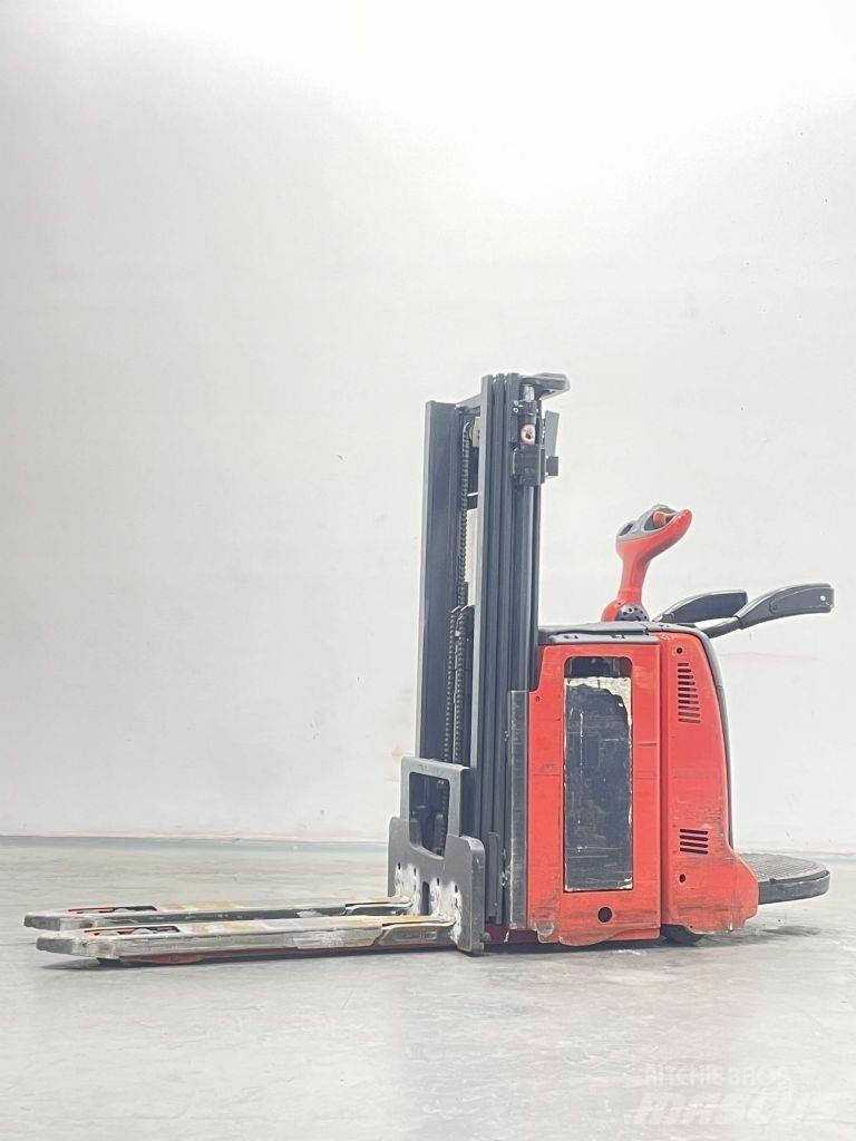 Linde D12AP-133 行走控制式堆積機
