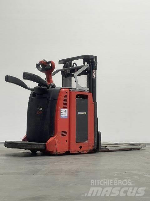 Linde D12HPAP 行走控制式堆積機