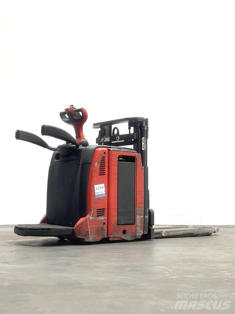 Linde D12HPAP 行走控制式堆積機